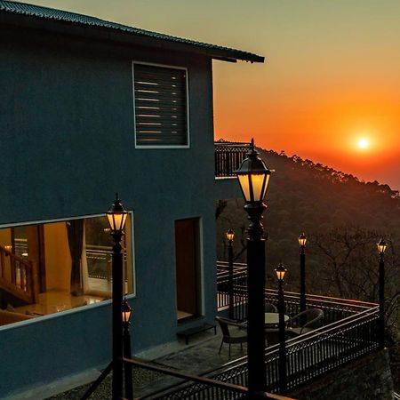 Stayvista At Sunset Springs With Pool & Views Nainital Exterior foto