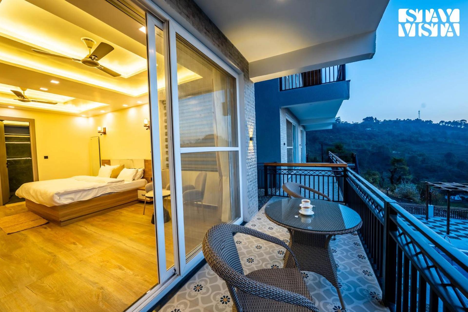 Stayvista At Sunset Springs With Pool & Views Nainital Exterior foto